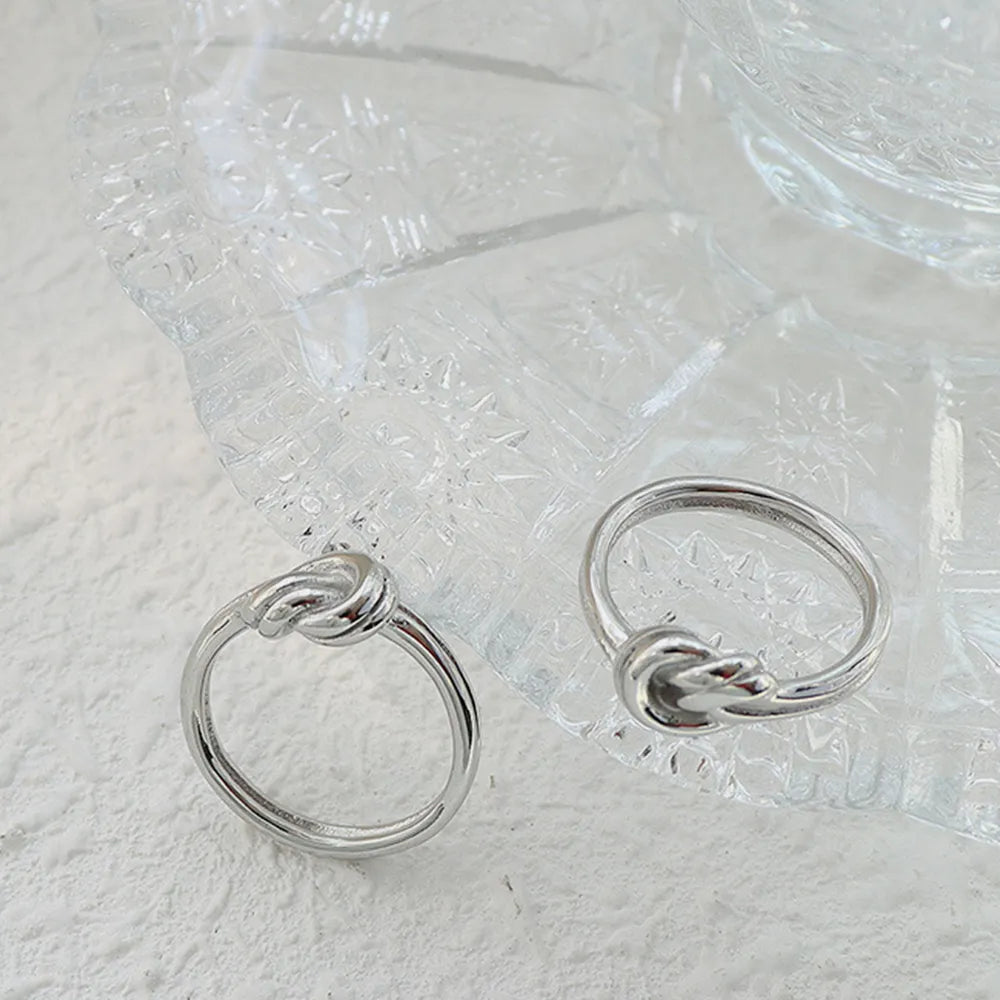Titanium Knot Ring – Symbol of Strength & Style