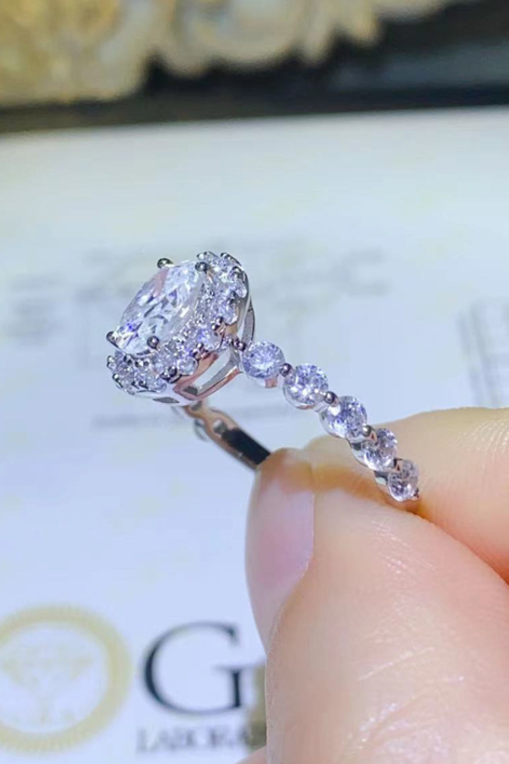 Erin Lee™ – 1 Carat Moissanite Halo Ring, Platinum-Plated Brilliance