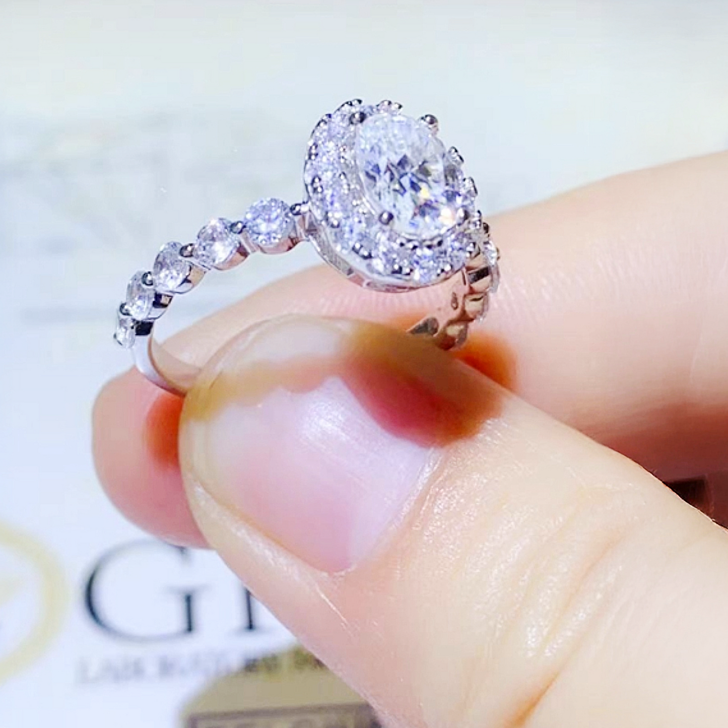 Erin Lee™ 1 Carat Moissanite Halo Ring Platinum-Plated 925 Silver