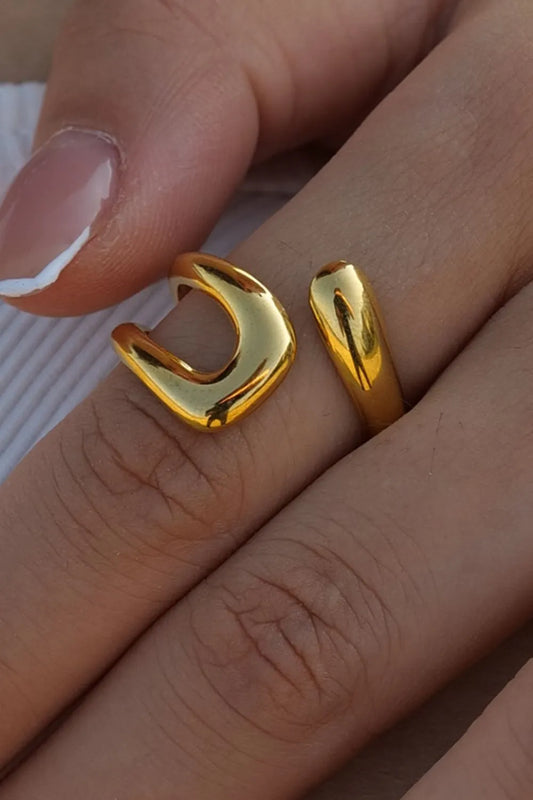 Premierify Ring – Twisted Gleam | 18K Gold-Plated Open Geometric Band