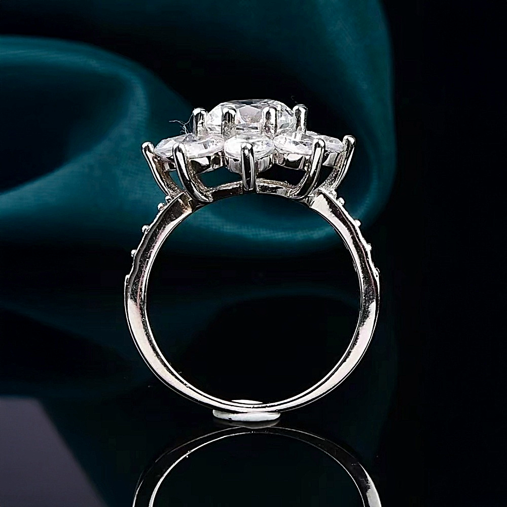 Fleur d’Éclat Ring – 1 Ct. Moissanite Flower | Platinum 925 Silver