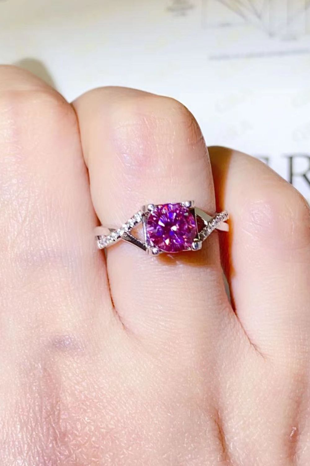 Premierify Fuchsia Glow Ring – 1 Carat Pink Moissanite Statement Ring