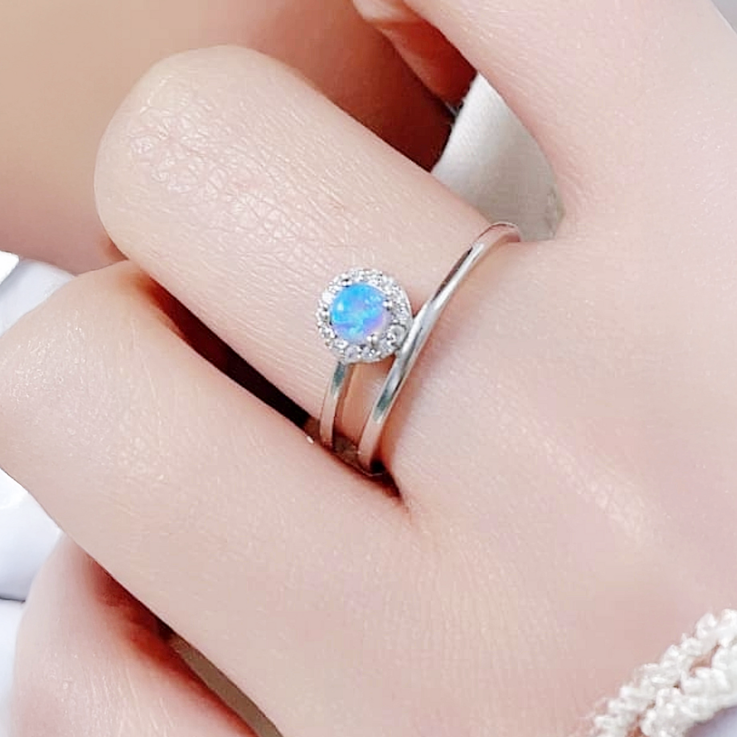 Serein™ Opal Solitaire Ring Platinum-Plated 925